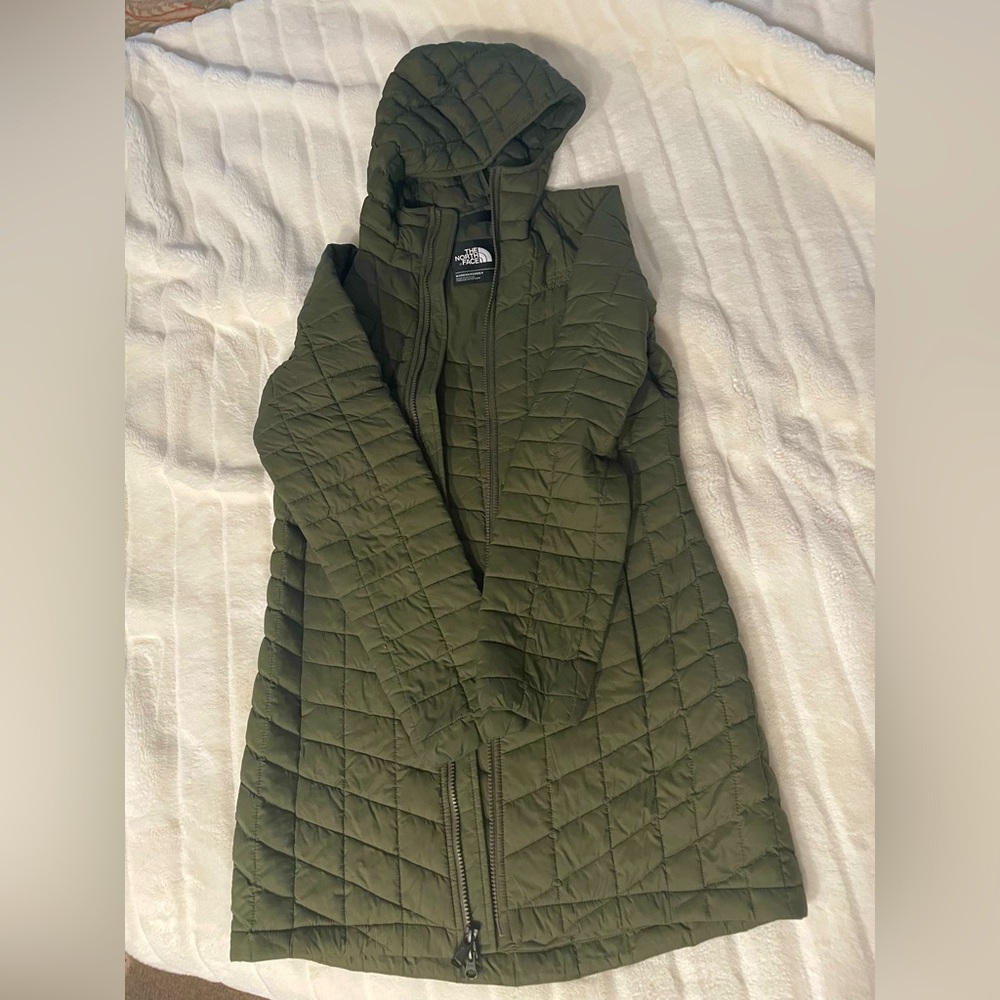 The North Face packable quilted parka, size small